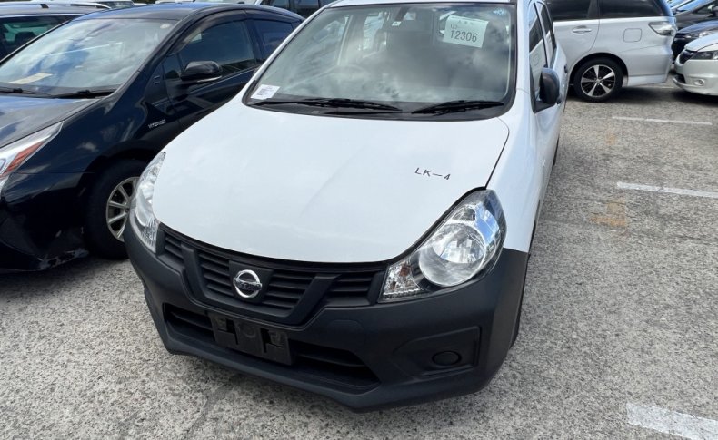 NISSAN AD 2WD 2019