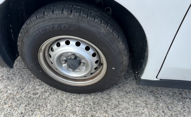 NISSAN AD 2WD 2019