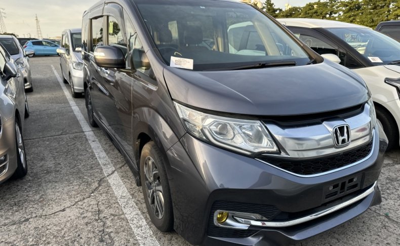HONDA STEPWGN SPADA HONDA SENSING 7-SEATERS 2015