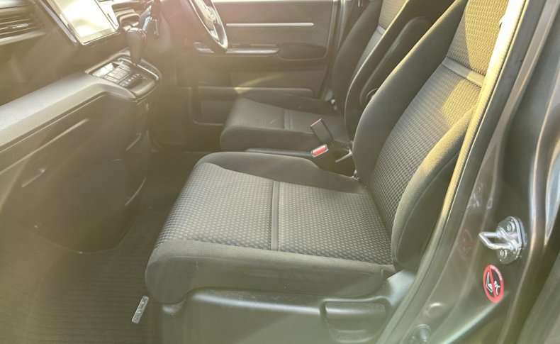 HONDA STEPWGN SPADA HONDA SENSING 7-SEATERS 2015