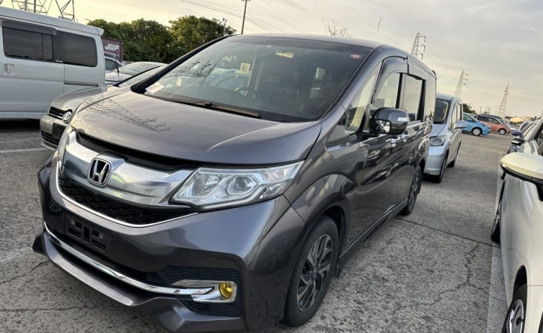 HONDA STEPWGN SPADA HONDA SENSING 7-SEATERS 2015