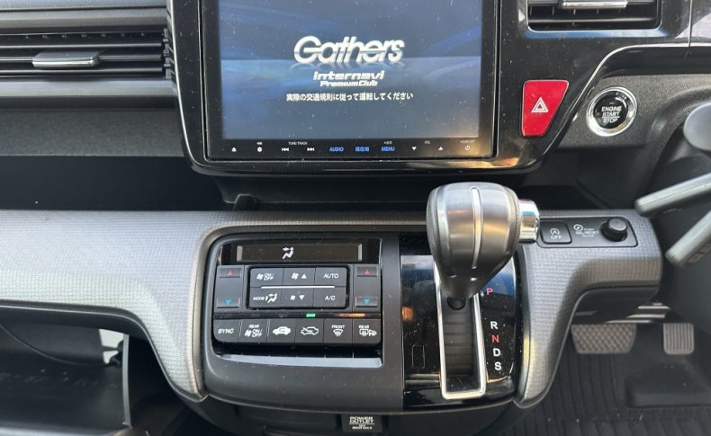 HONDA STEPWGN SPADA HONDA SENSING 7-SEATERS 2015