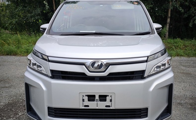 TOYOTA VOXY X 2018