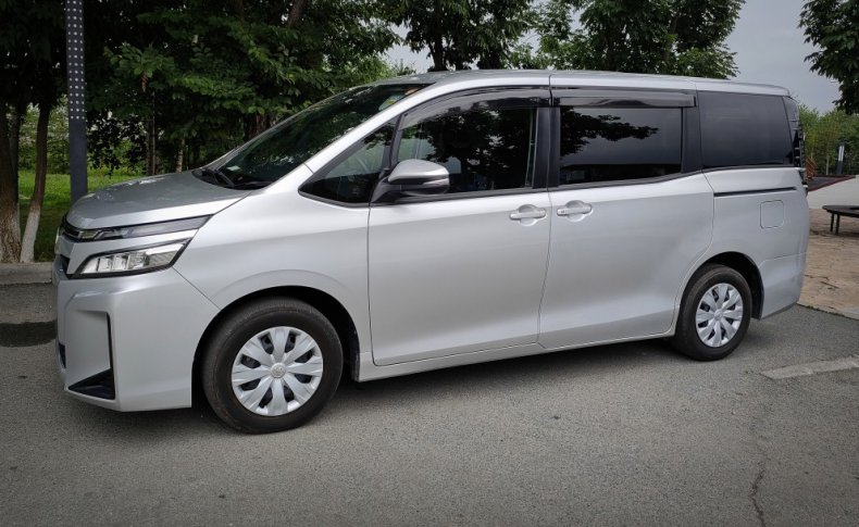 TOYOTA VOXY X 2018