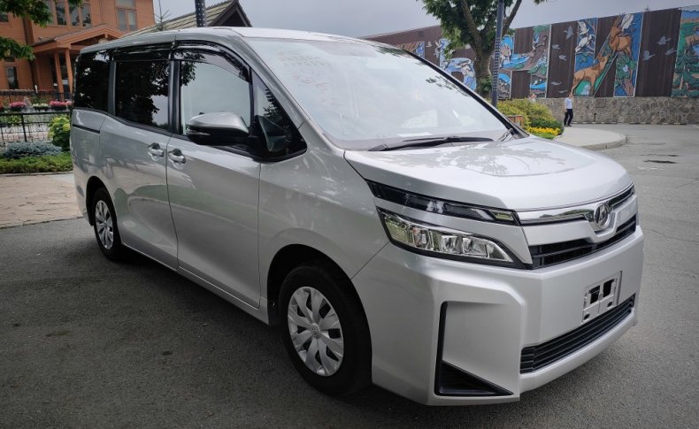 TOYOTA VOXY X 2018