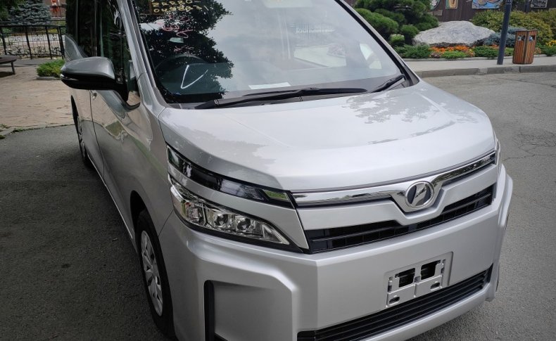 TOYOTA VOXY X 2018