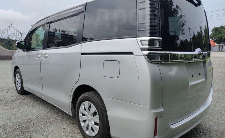 TOYOTA VOXY X 2018