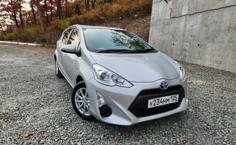 TOYOTA AQUA L 2016