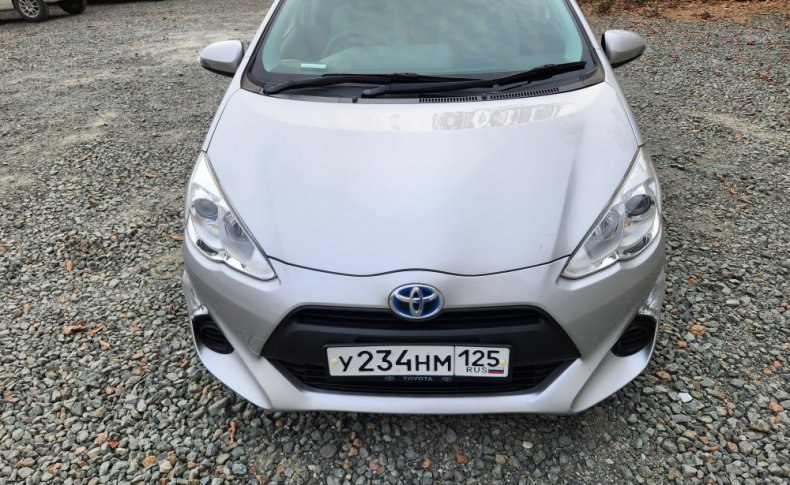 TOYOTA AQUA L 2016