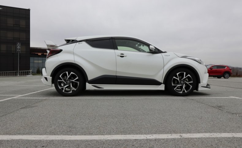 TOYOTA C-HR G LED EDITION 2017