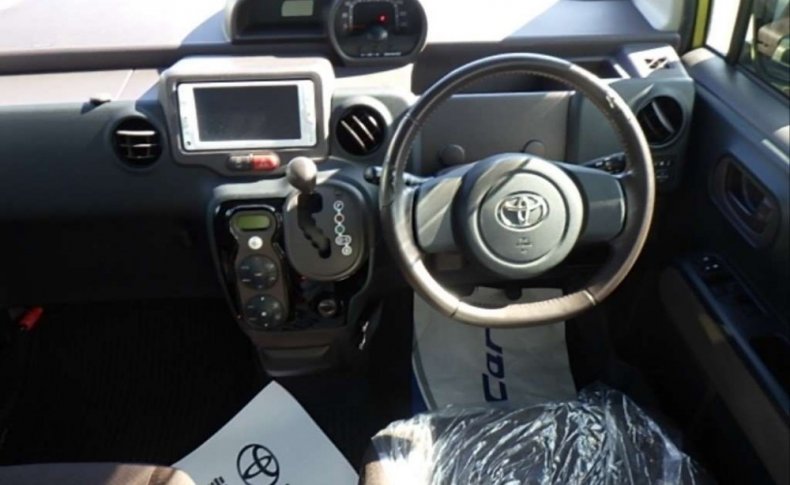 TOYOTA SPADE G 2013