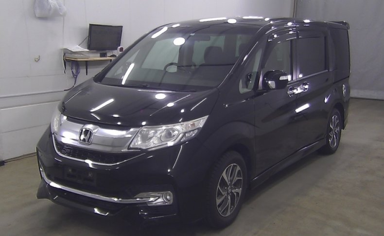 HONDA STEPWGN SPADA 7-SEATERS 2015