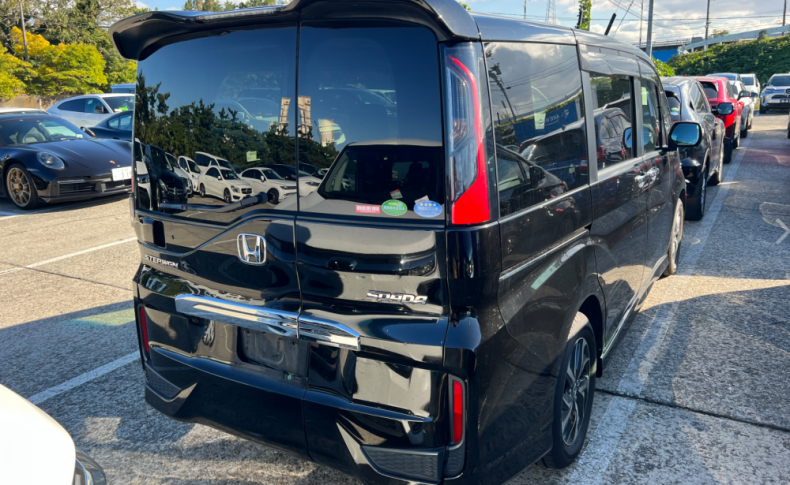HONDA STEPWGN SPADA 7-SEATERS 2015