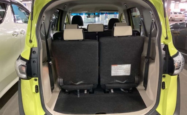 TOYOTA SIENTA X 2016