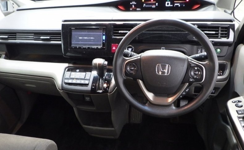 HONDA STEPWGN G Honda Sensing 7 seats 2016