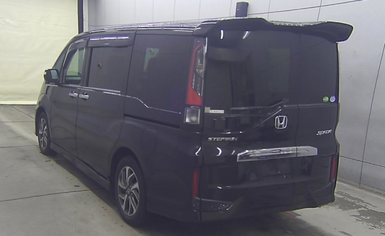 HONDA STEPWGN Spada Advanced Package Alpha 8 seater 2015