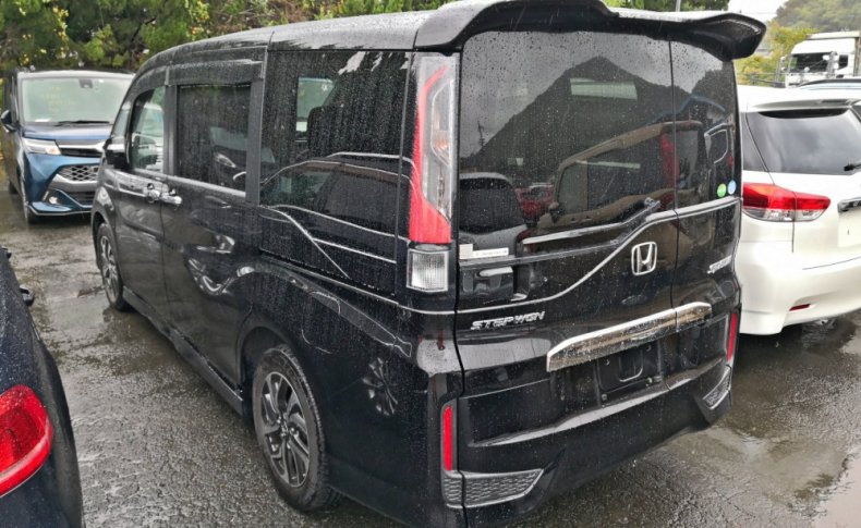 HONDA STEPWGN Spada Advanced Package Alpha 8 seater 2015