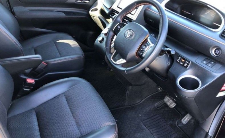 TOYOTA SIENTA G 2017