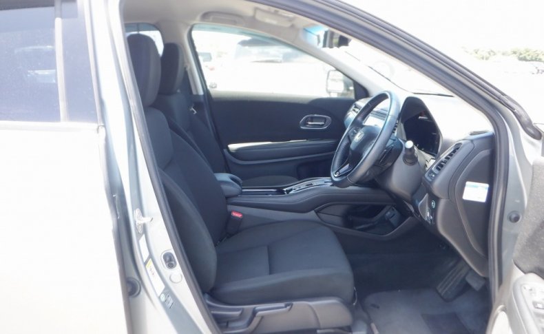 HONDA VEZEL HYBRID X 2014