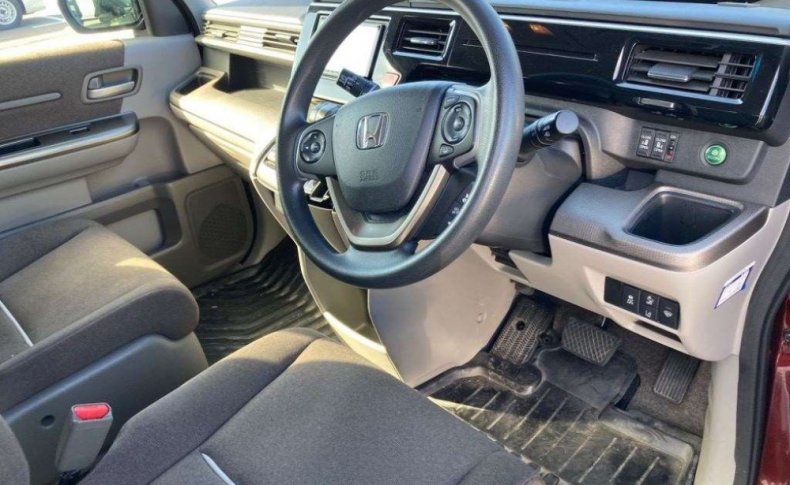 HONDA STEPWGN G 4WD 2015