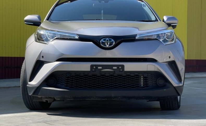 TOYOTA C-HR HYBRID S 2018