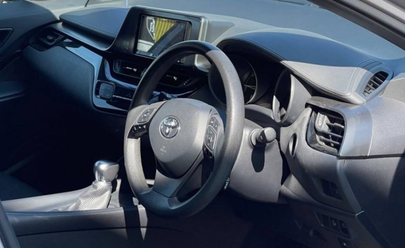 TOYOTA C-HR HYBRID S 2018