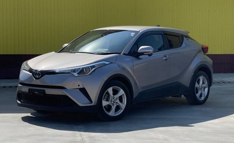TOYOTA C-HR HYBRID S 2018