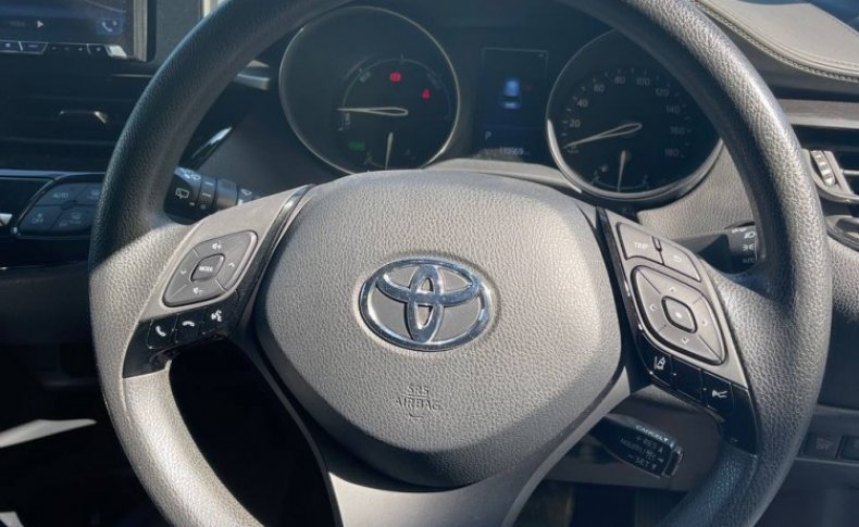 TOYOTA C-HR HYBRID S 2018