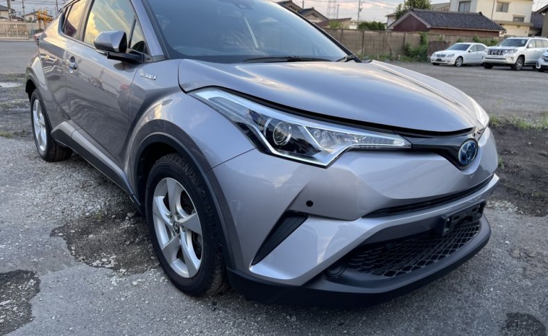 TOYOTA C-HR HYBRID S 2018