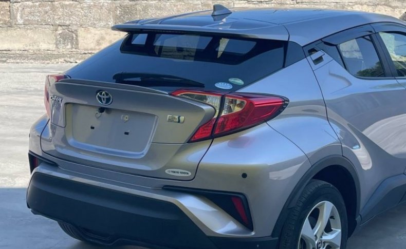 TOYOTA C-HR HYBRID S 2018