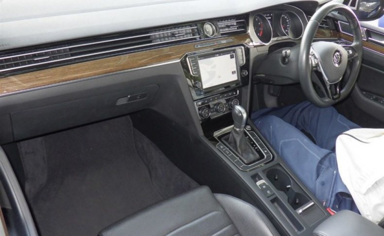 VOLKSWAGEN PASSAT HIGH LINE 2015