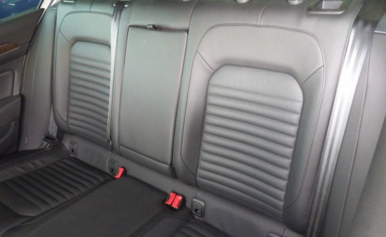 VOLKSWAGEN PASSAT HIGH LINE 2015
