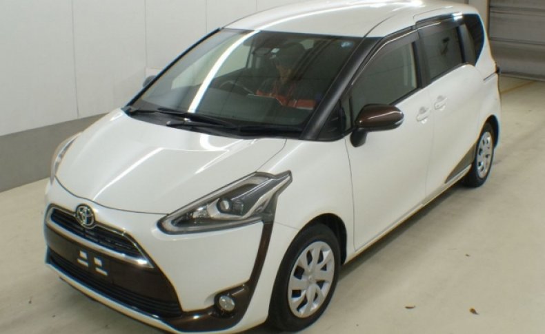 TOYOTA SIENTA G 2015