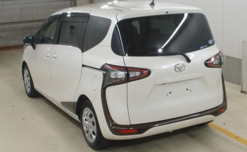 TOYOTA SIENTA G 2015