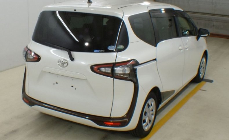 TOYOTA SIENTA G 2015
