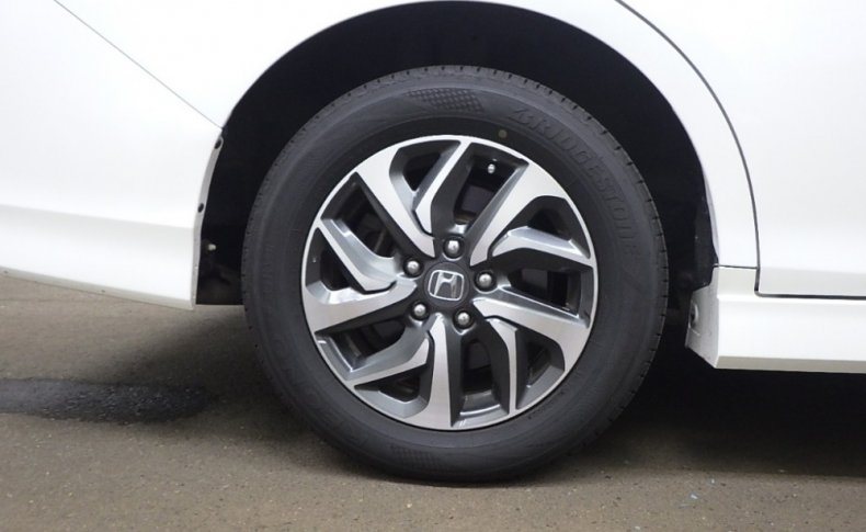 HONDA STEPWGN SPADA 7 SEATER 2015