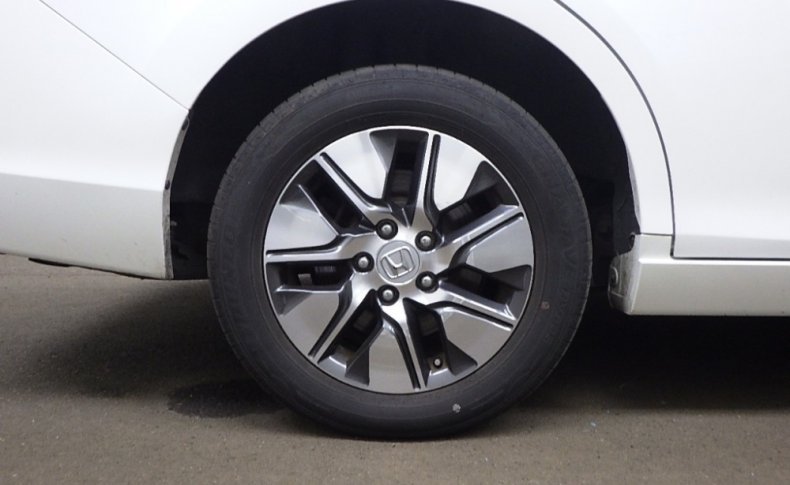 HONDA STEPWGN 4WD G-EX 7 SEATER 2015
