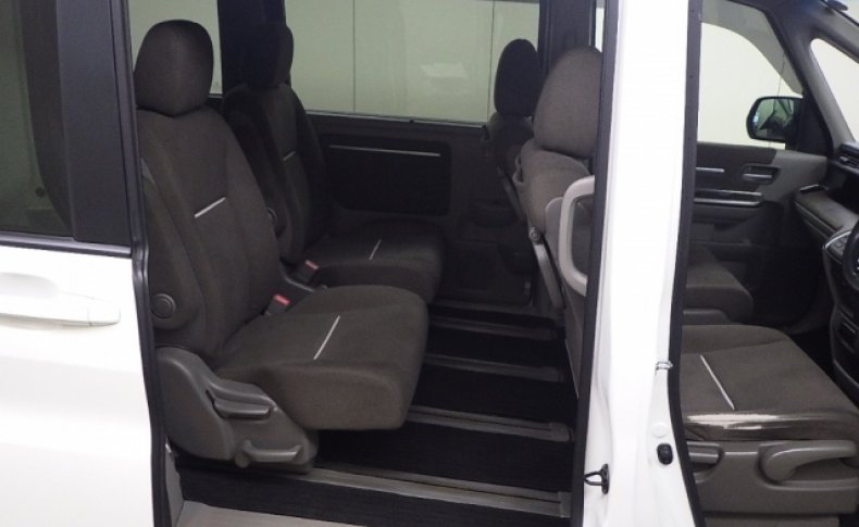 HONDA STEPWGN 4WD G-EX 7 SEATER 2015