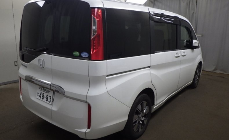 HONDA STEPWGN 4WD G-EX 7 SEATER 2015