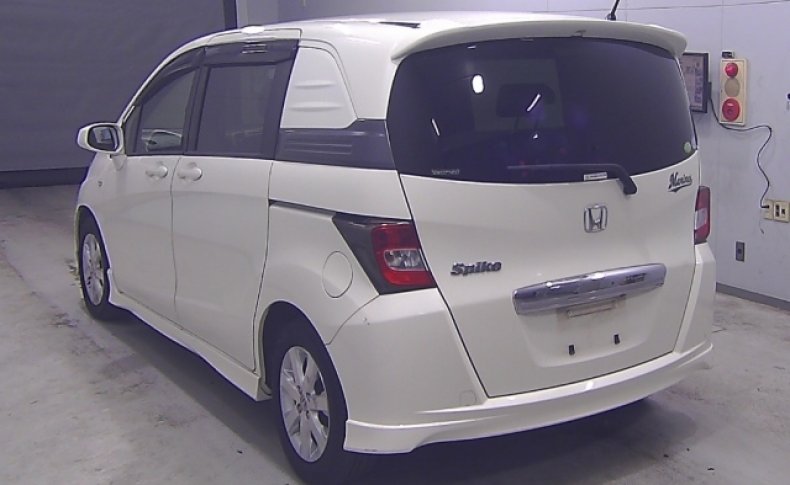 HONDA FREED SPIKE G Aero 2011