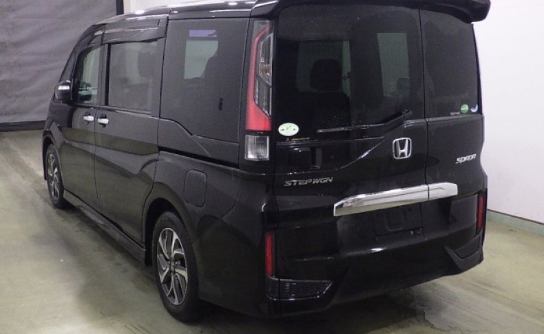 HONDA STEPWGN SPADA 8 SEATER 2015
