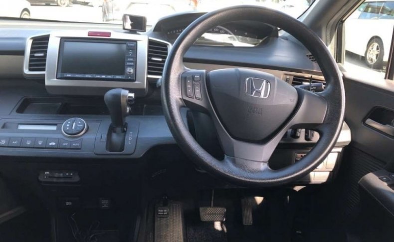 HONDA FREED SPIKE G Just Selection 2011