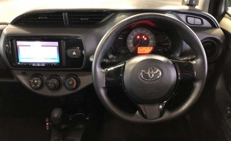 TOYOTA VITZ F 4WD 2019