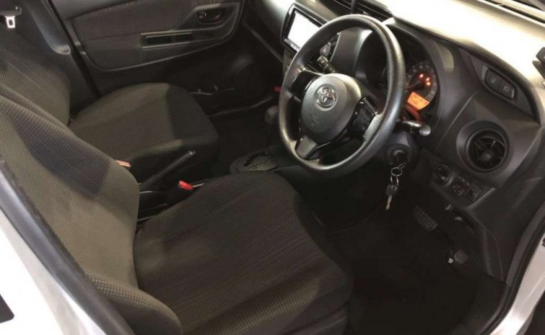 TOYOTA VITZ F 4WD 2019
