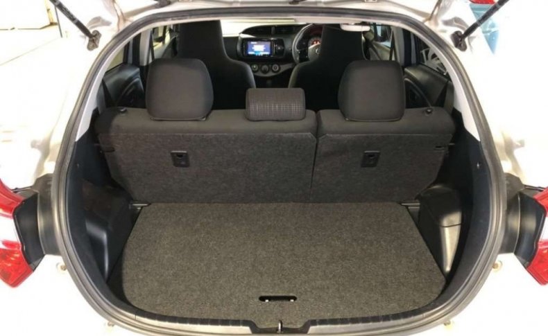 TOYOTA VITZ F 4WD 2019
