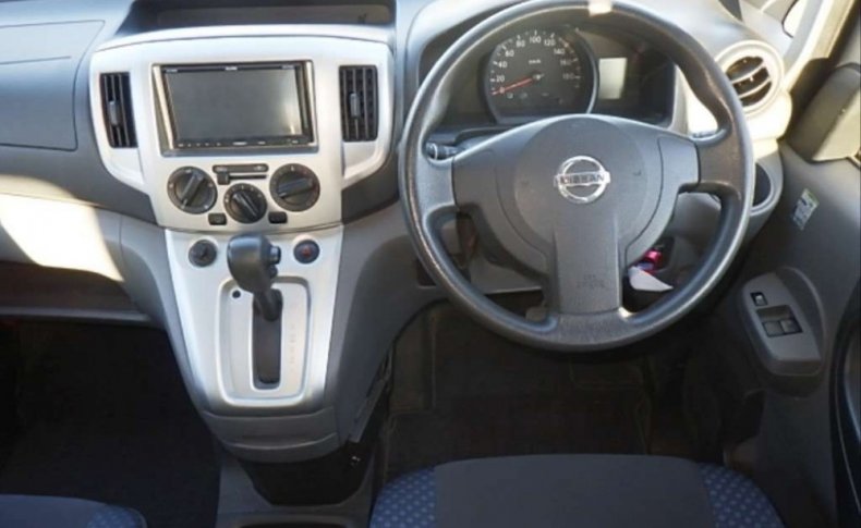 NISSAN NV200 16X-2R 2011