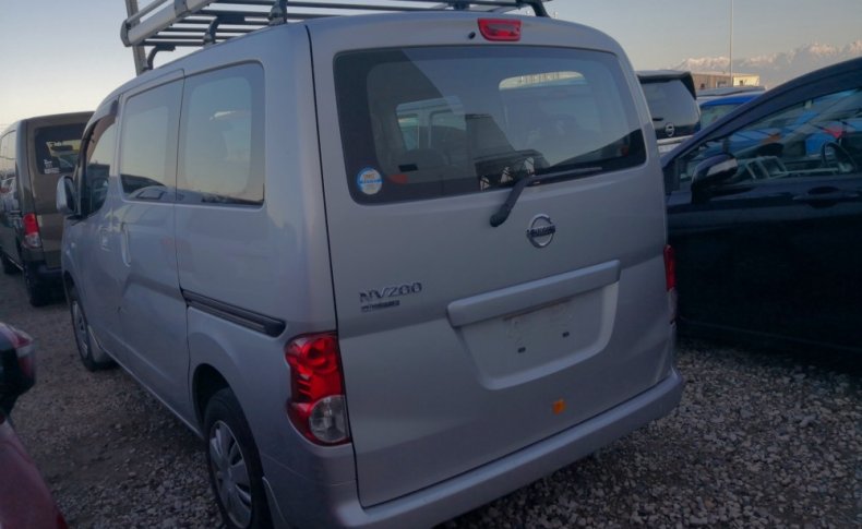 NISSAN NV200 16X-2R 2011