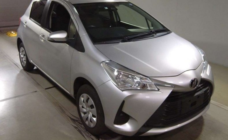 TOYOTA VITZ F 4WD 2019