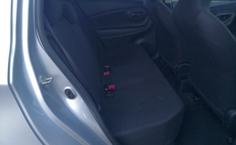 TOYOTA VITZ F 4WD 2019