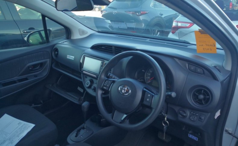 TOYOTA VITZ F 4WD 2019